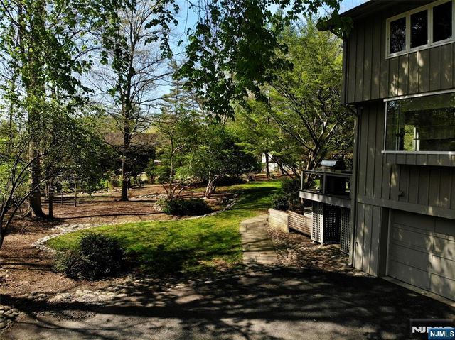 47 Hopper Farm Road, Upper Saddle River, NJ 07458