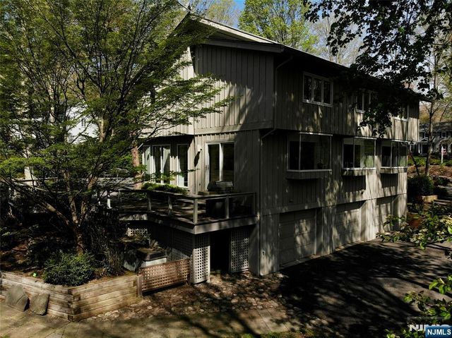 47 Hopper Farm Road, Upper Saddle River, NJ 07458