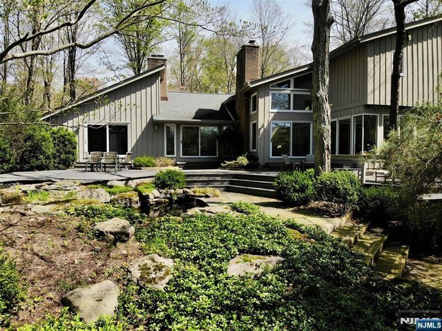 47 Hopper Farm Road, Upper Saddle River, NJ 07458