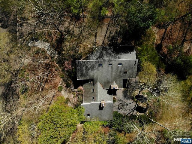 47 Hopper Farm Road, Upper Saddle River, NJ 07458