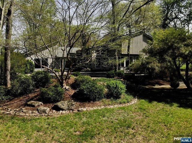 47 Hopper Farm Road, Upper Saddle River, NJ 07458