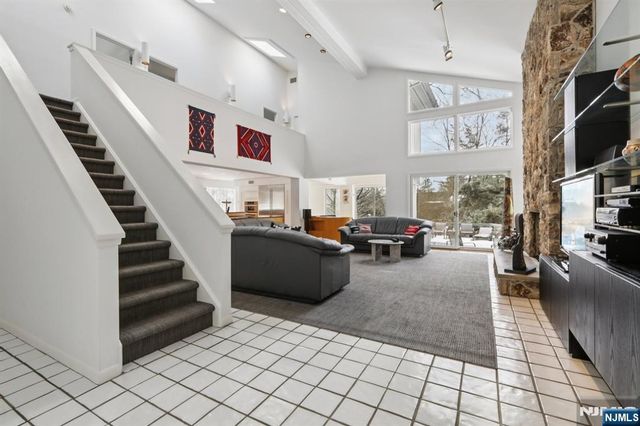 47 Hopper Farm Road, Upper Saddle River, NJ 07458