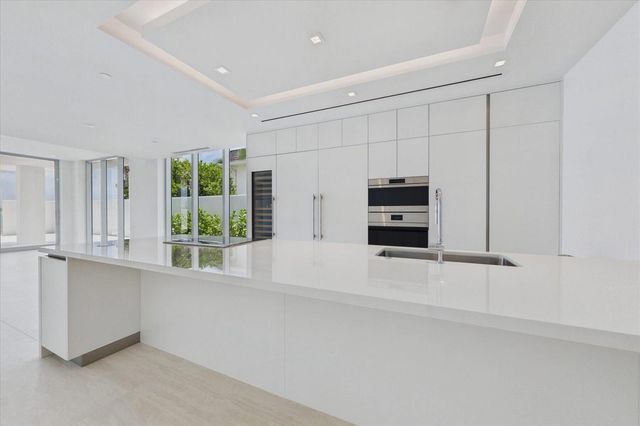 4714 N Flagler Drive 102, West Palm Beach, FL 33407