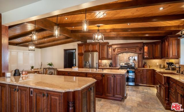 54045 Ridge Road, Yucca Valley, CA 92284