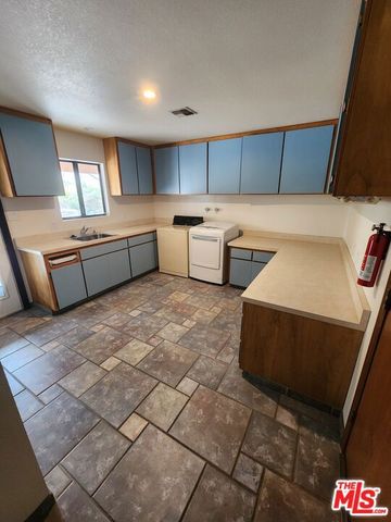 54045 Ridge Road, Yucca Valley, CA 92284