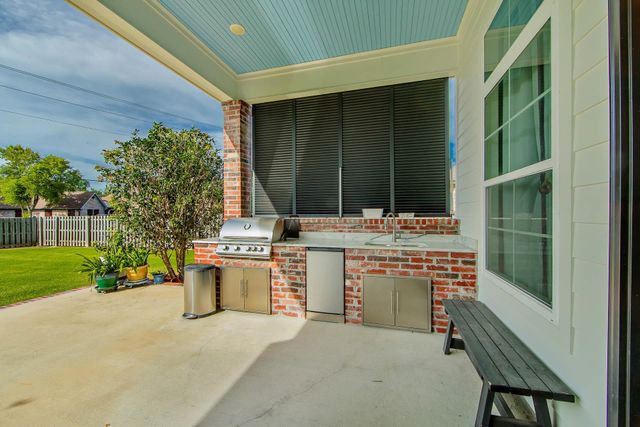3399 Bayou Black Dr, Houma, LA 70360