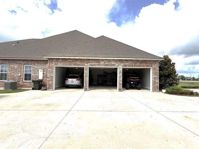 3399 Bayou Black Dr, Houma, LA 70360