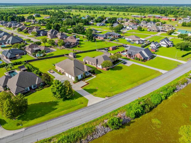 3399 Bayou Black Dr, Houma, LA 70360