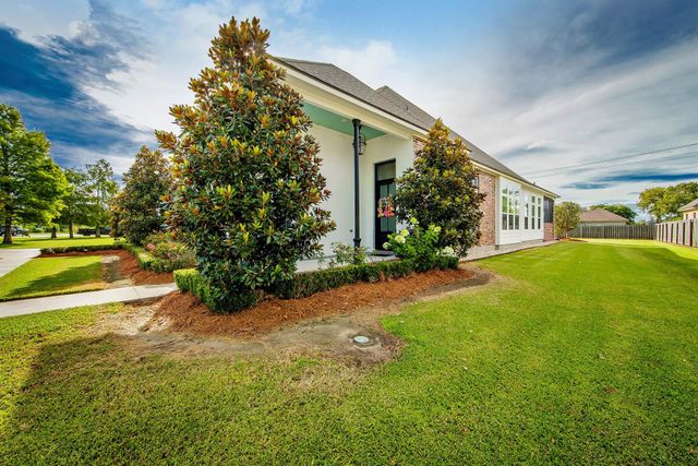 3399 Bayou Black Dr, Houma, LA 70360