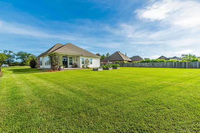 3399 Bayou Black Dr, Houma, LA 70360