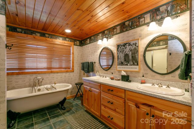 851 Austin Mountain Drive, Burnsville, NC 28714