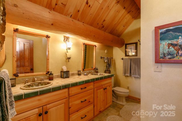 851 Austin Mountain Drive, Burnsville, NC 28714