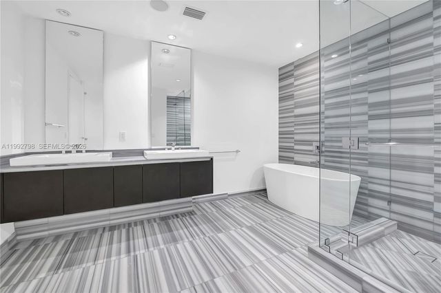 3300 NE 188th St 615, Aventura, FL 33180
