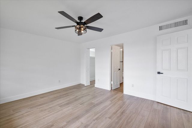 1302 NE 191st Street 323a, Miami, FL 33179