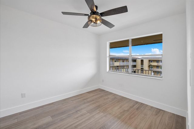 1302 NE 191st Street 323a, Miami, FL 33179