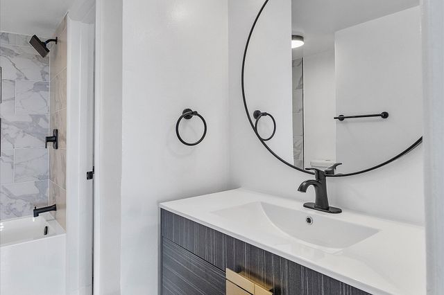 1302 NE 191st Street 323a, Miami, FL 33179