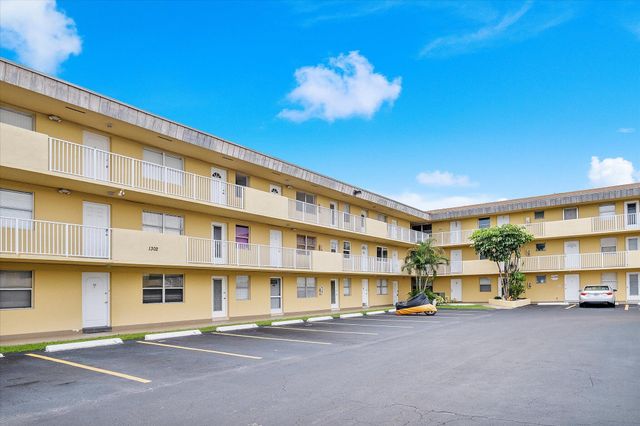1302 NE 191st Street 323a, Miami, FL 33179