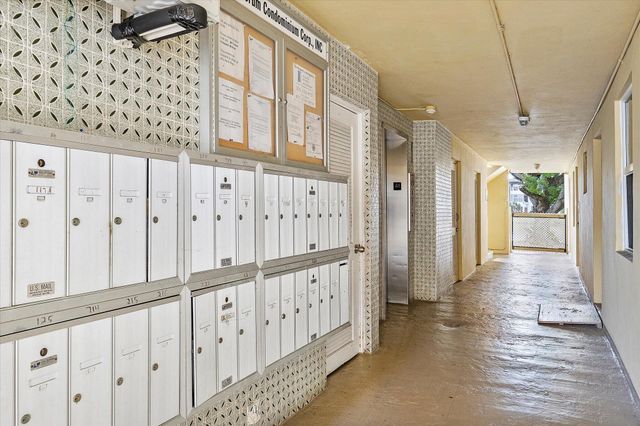 1302 NE 191st Street 323a, Miami, FL 33179
