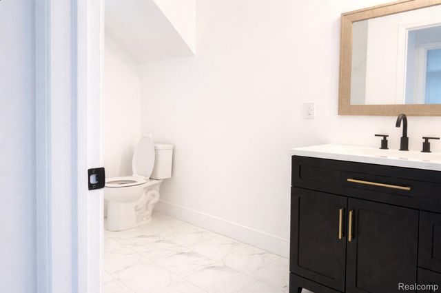 21912 Lakeview Street, St. Clair Shores, MI 48080