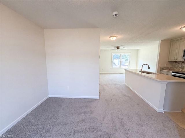 889 Salem Pointe Lane, Winston-salem, NC 27101