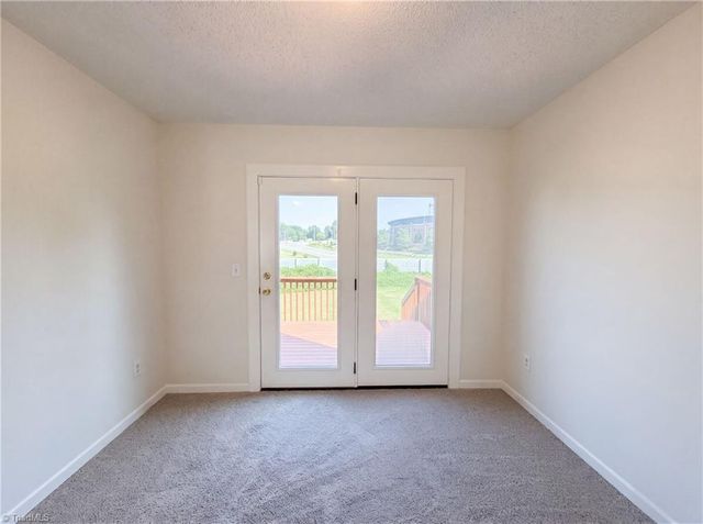 889 Salem Pointe Lane, Winston-salem, NC 27101