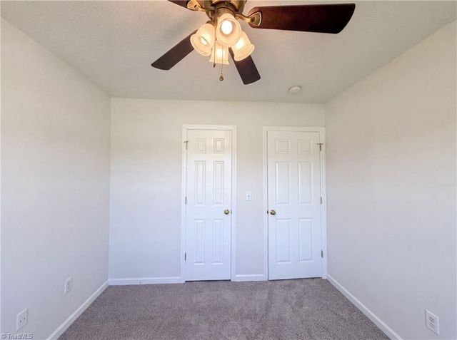 889 Salem Pointe Lane, Winston-salem, NC 27101