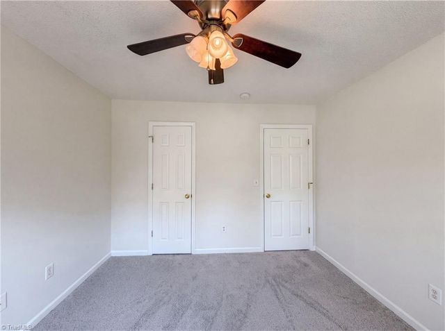 889 Salem Pointe Lane, Winston-salem, NC 27101