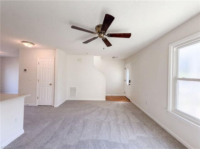 889 Salem Pointe Lane, Winston-salem, NC 27101