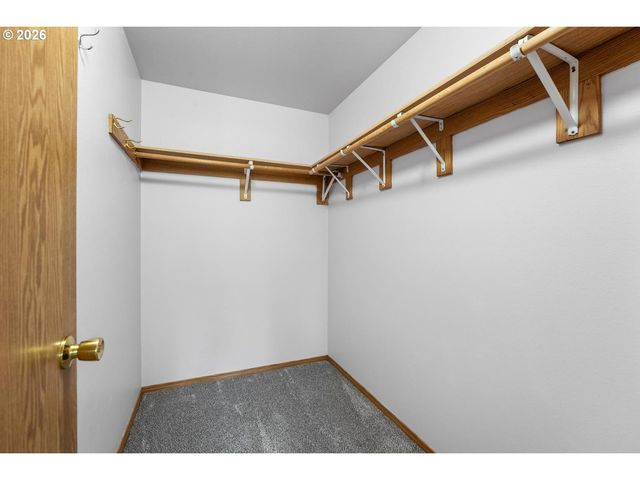 6860 N SWIFT St, Portland, OR 97203
