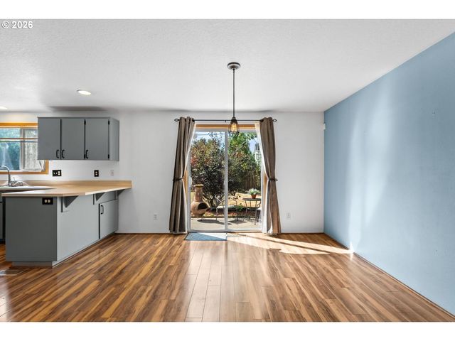 6860 N SWIFT St, Portland, OR 97203