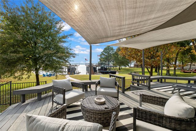 339 Autumn Wood Trail, Gun Barrel City, TX 75156