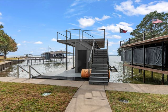 339 Autumn Wood Trail, Gun Barrel City, TX 75156