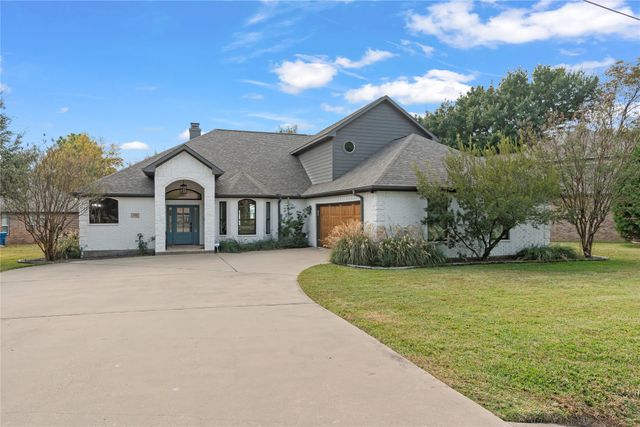 339 Autumn Wood Trail, Gun Barrel City, TX 75156