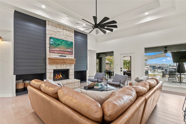 339 Autumn Wood Trail, Gun Barrel City, TX 75156