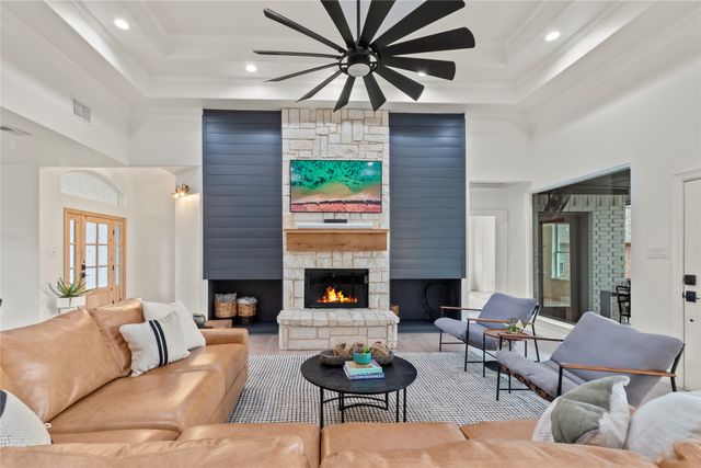 339 Autumn Wood Trail, Gun Barrel City, TX 75156