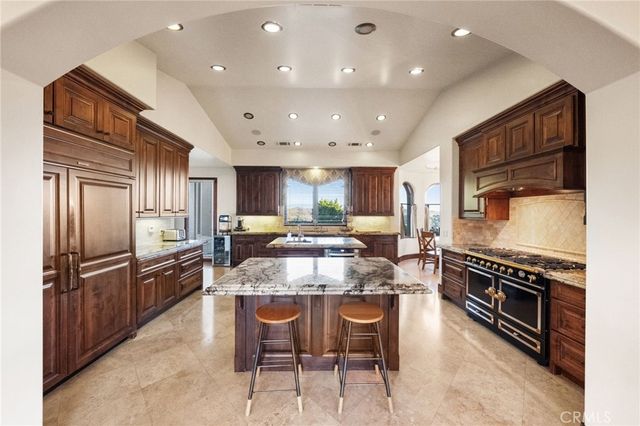 43040 Via Nariz, Temecula, CA 92590