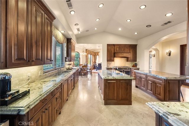 43040 Via Nariz, Temecula, CA 92590