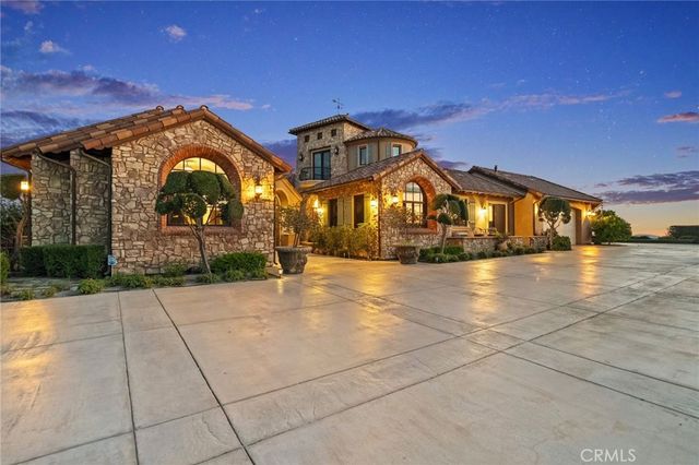 43040 Via Nariz, Temecula, CA 92590