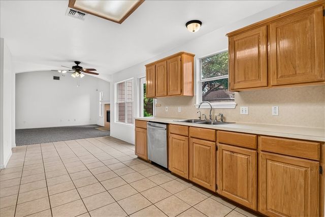 5109 Toledo Dr, Corpus Christi, TX 78413