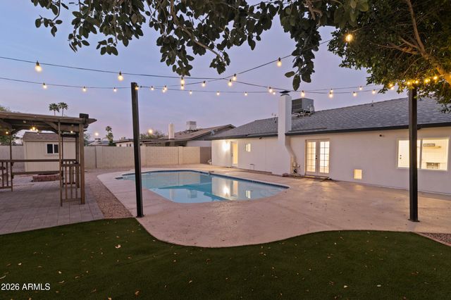 11830 S EAGLEMAN Drive, Phoenix, AZ 85044