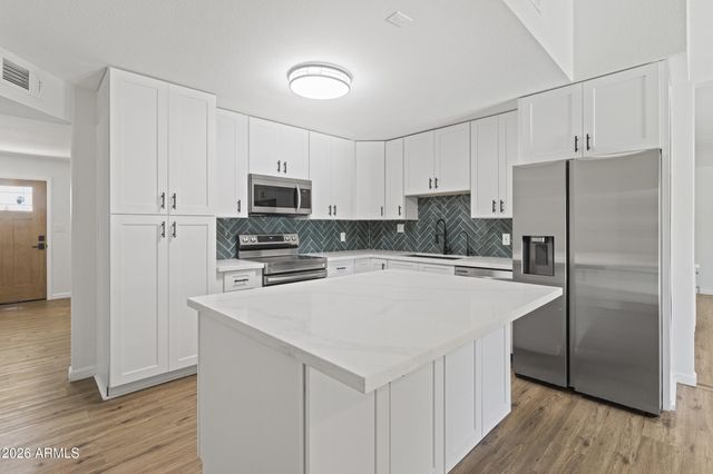 11830 S EAGLEMAN Drive, Phoenix, AZ 85044