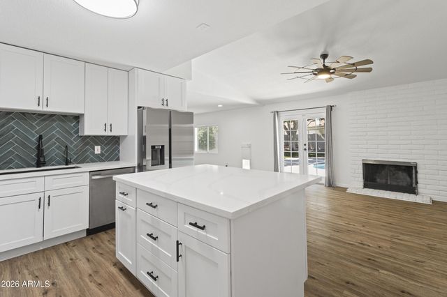 11830 S EAGLEMAN Drive, Phoenix, AZ 85044