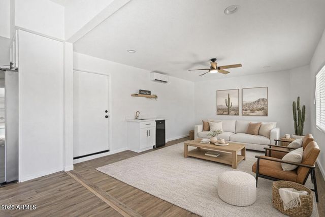 11830 S EAGLEMAN Drive, Phoenix, AZ 85044