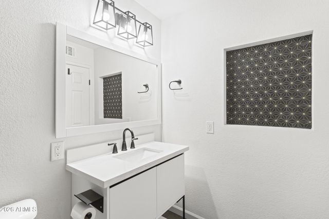 11830 S EAGLEMAN Drive, Phoenix, AZ 85044