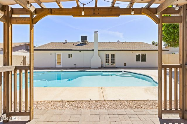 11830 S EAGLEMAN Drive, Phoenix, AZ 85044