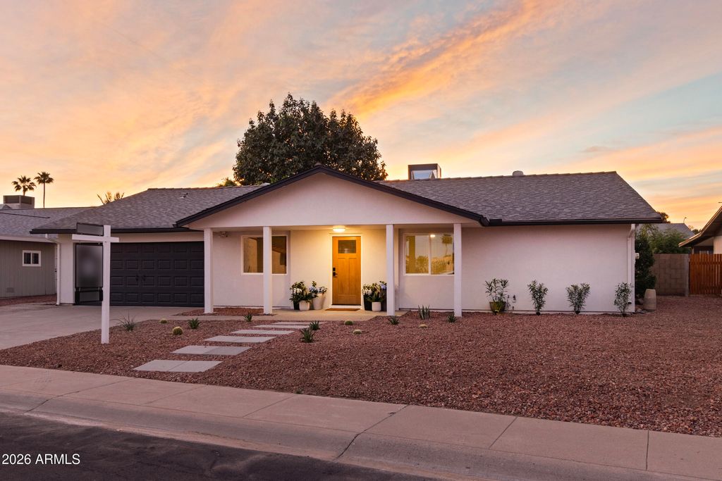 11830 S EAGLEMAN Drive, Phoenix, AZ 85044