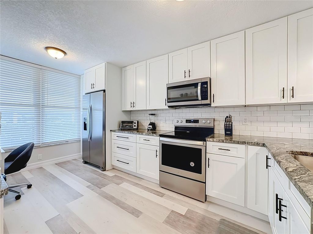 3750 PINEBROOK CIRCLE 107, BRADENTON, FL 34209 — photo 5