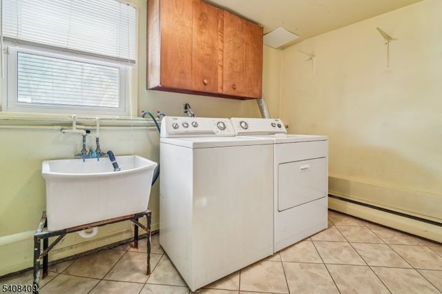 20 Archbridge Ln, Springfield Twp., NJ 07081