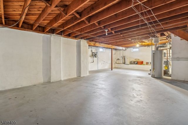 20 Archbridge Ln, Springfield Twp., NJ 07081