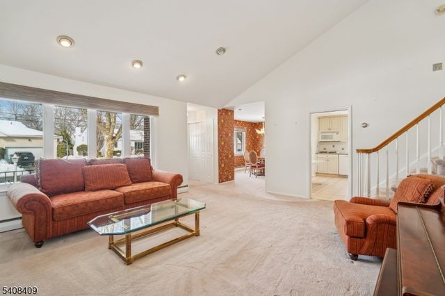 20 Archbridge Ln, Springfield Twp., NJ 07081